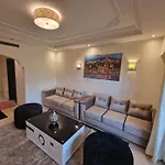 Deluxe Apartment In The Center Of City