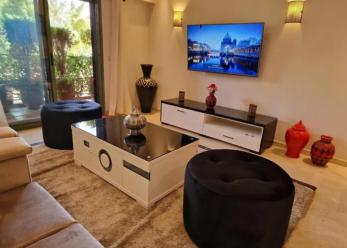 Deluxe Apartment In The Center Of City With Free Wifi